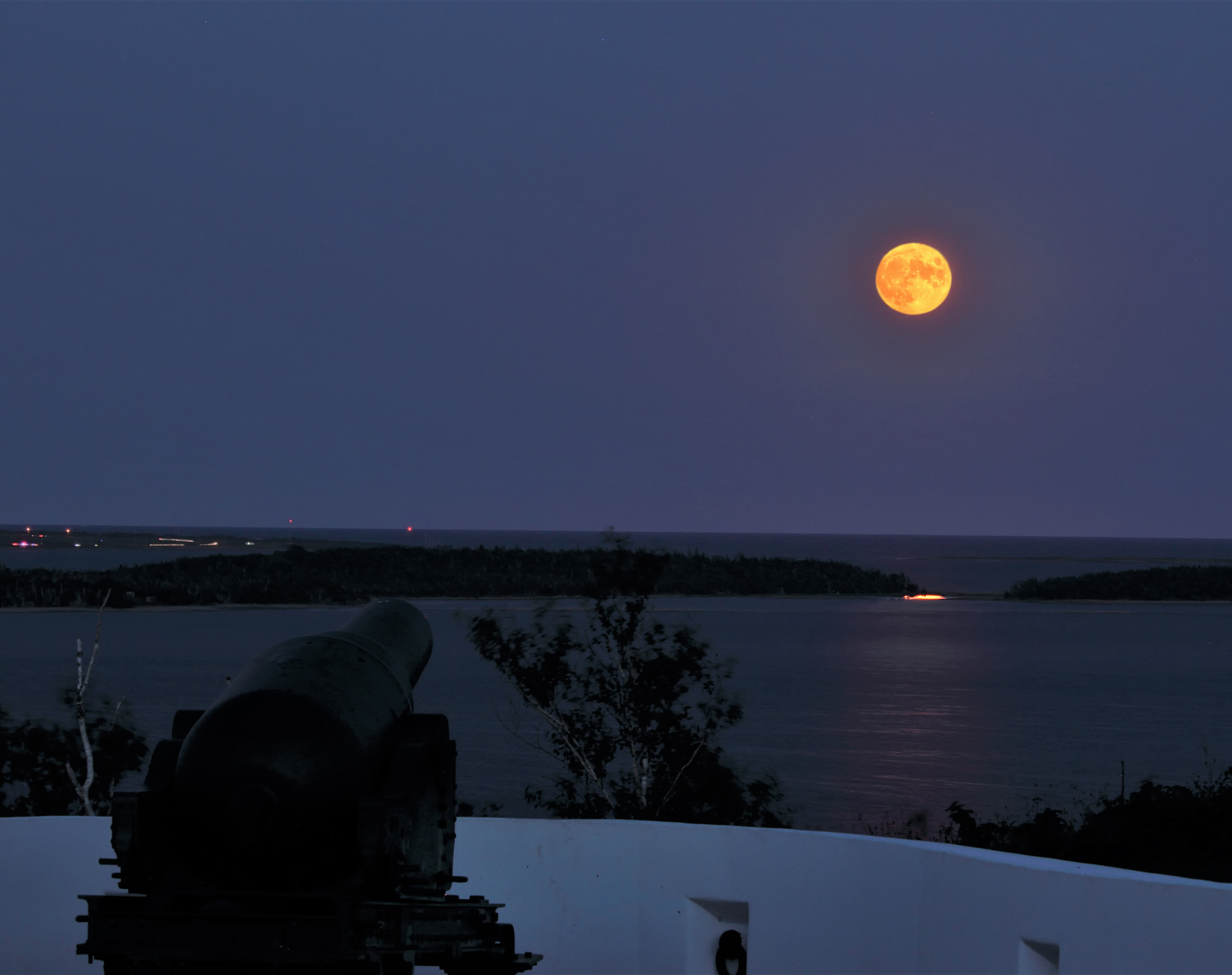 Full Harvest Moon at York Redoubt